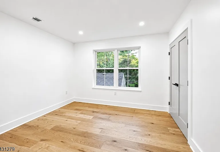 44 E Cedar St — Photo 29