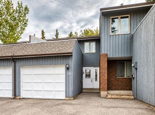 803 N Varsity Estates Dr NW #16, Calgary, AB T3B 4W5