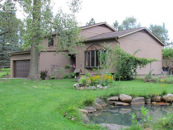 5th image of 150 Francis Ln