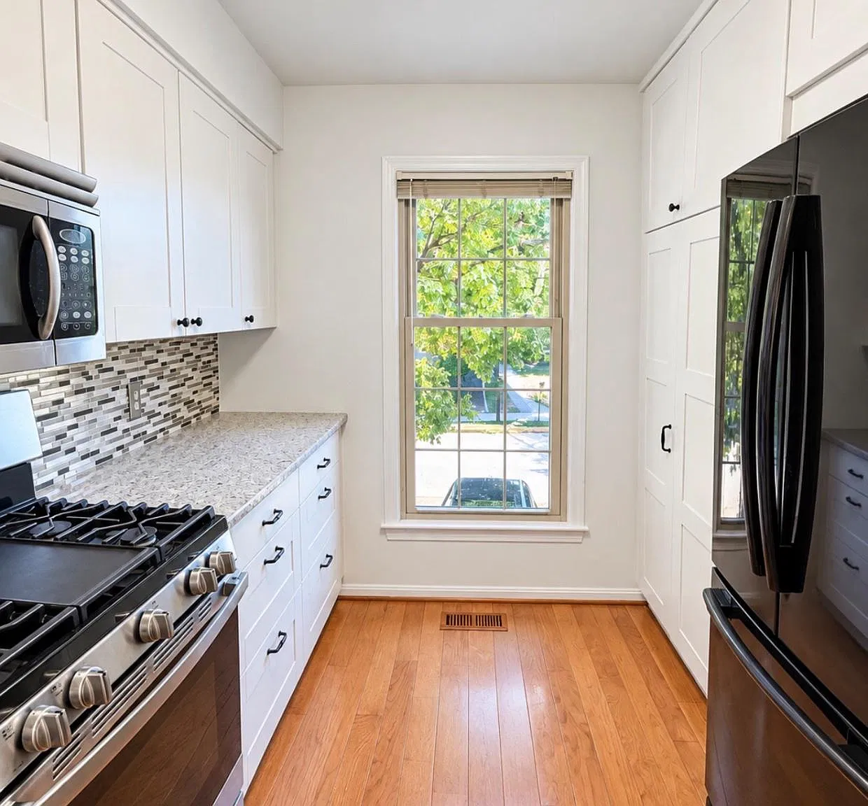 3 bed, 2.5 bath, 1288 sqft, $3,200 — Photo 4