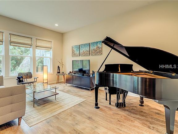 5th image of 20 Creekstone Dr