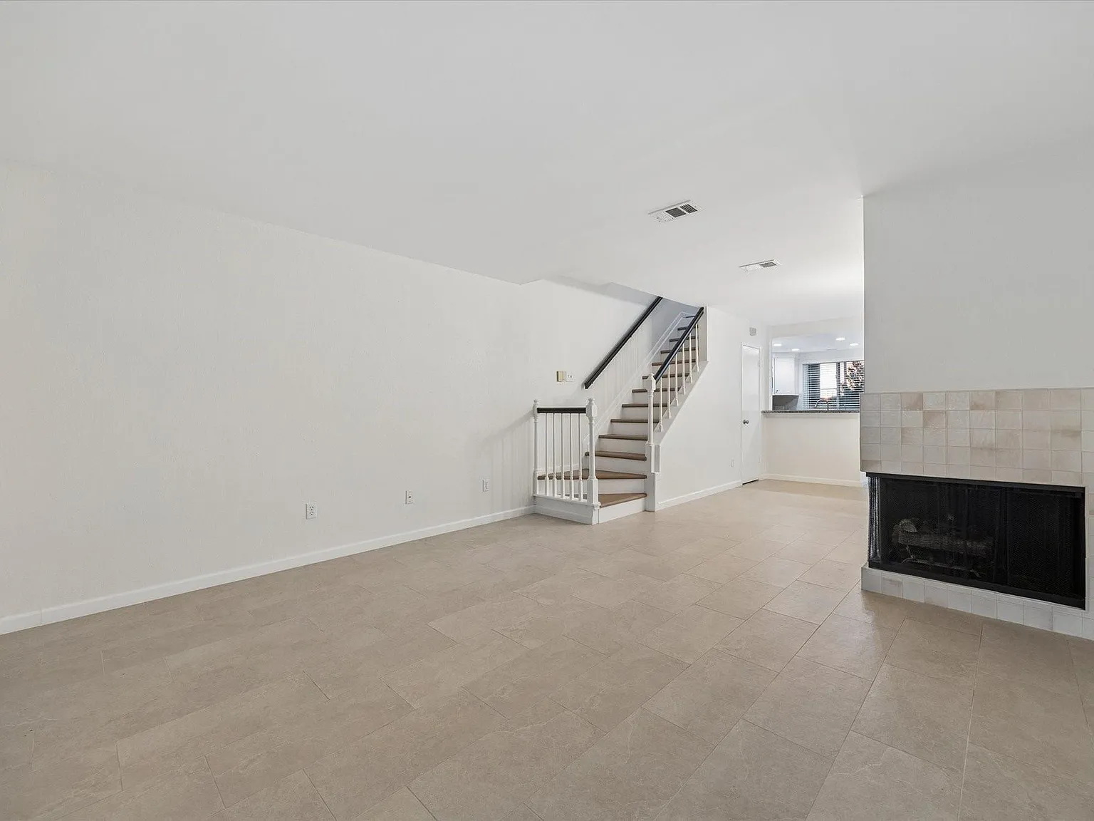 2 bed, 1.5 bath, $1,800 — Photo 4