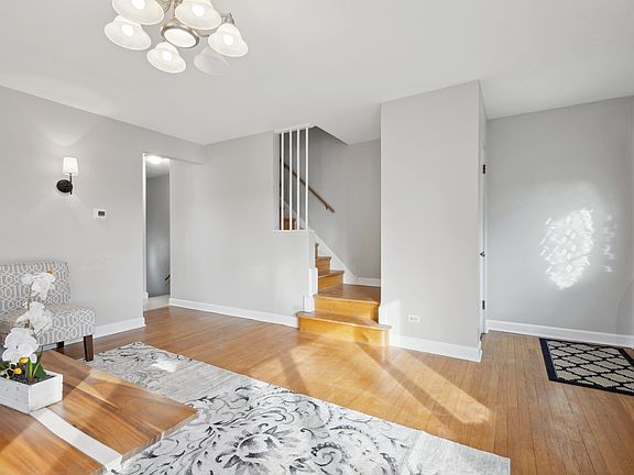 3rd image of 6219 N Cicero Ave