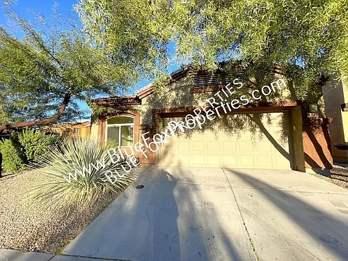 8721 N Black Pine Dr Photo 1