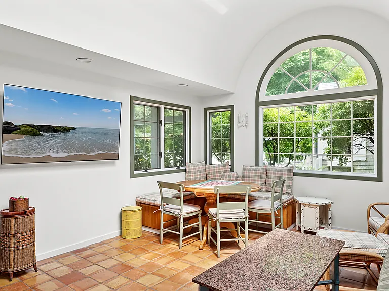 3 Shelter Island Ave — Photo 19