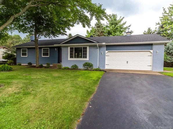 1450 E Sawdust Corners Rd, Lapeer, MI 48446