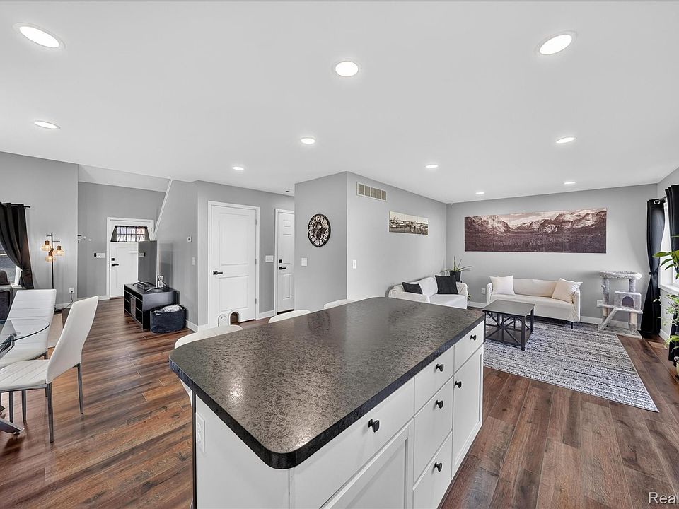 55 Old Carriage Ln, photo 11