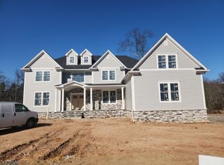 1 Ridgeview Ter, Bridgewater, NJ 08807