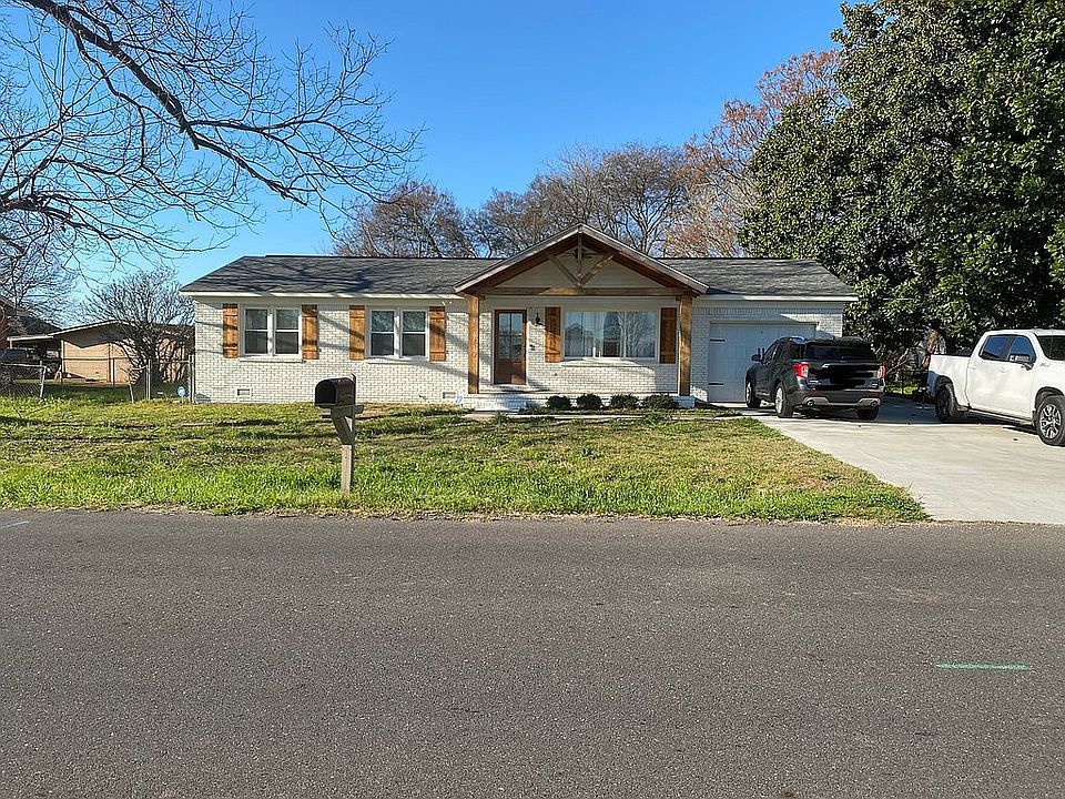 1st image of 1800 Englewood Dr