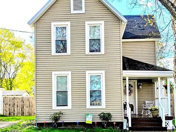 2nd image of 213 E Elm St