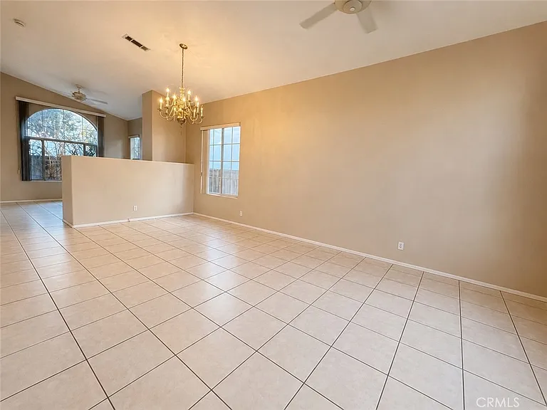 11625 Maynard Ave — Photo 2
