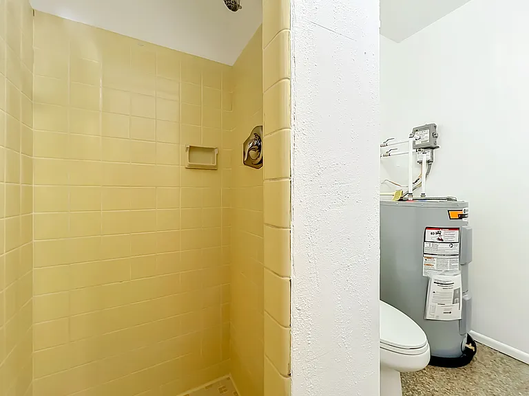 5342 Adanson St — Photo 3