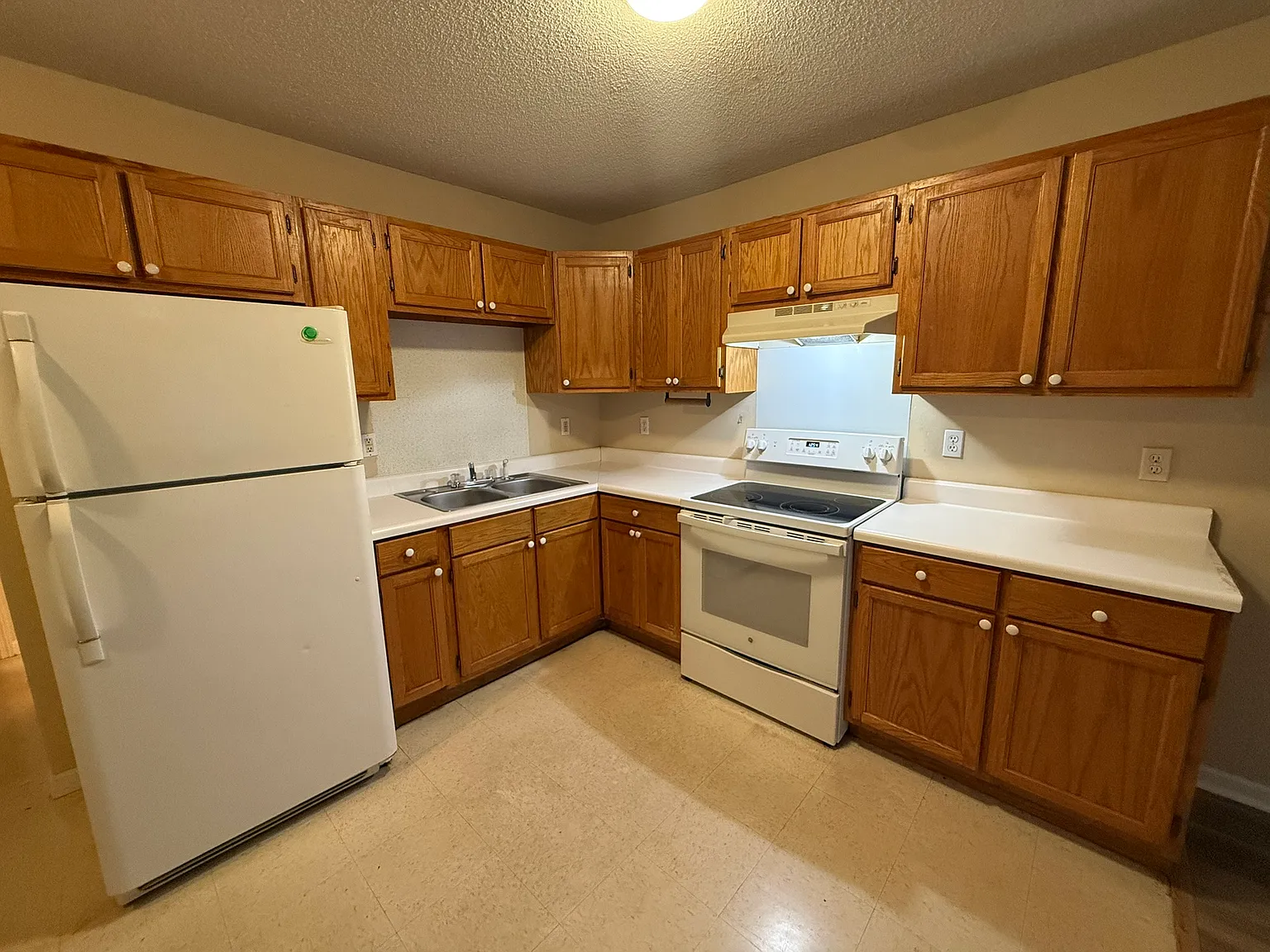 Lauderdale Apartments - 2 — Photo 4
