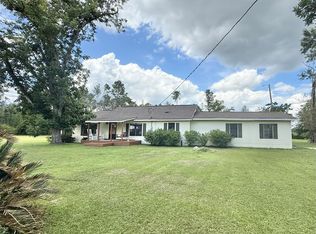 3439 E River Rd, Lumber City, GA 31549