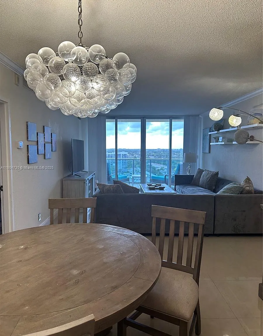 Wave Condo — Photo 4