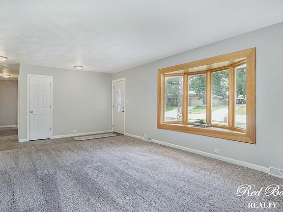 4th image of 250 Westwood Ln