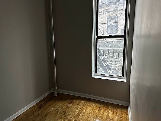 4th image of 126 E 103rd St APT 10