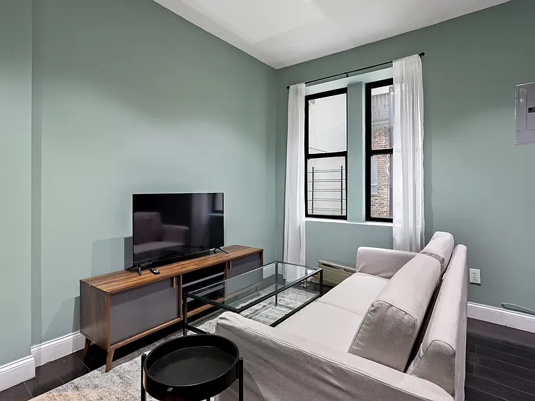 1632 Madison Ave #3R — Photo 2