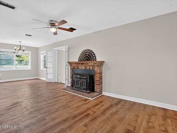 3rd image of 2085 MILLS Road