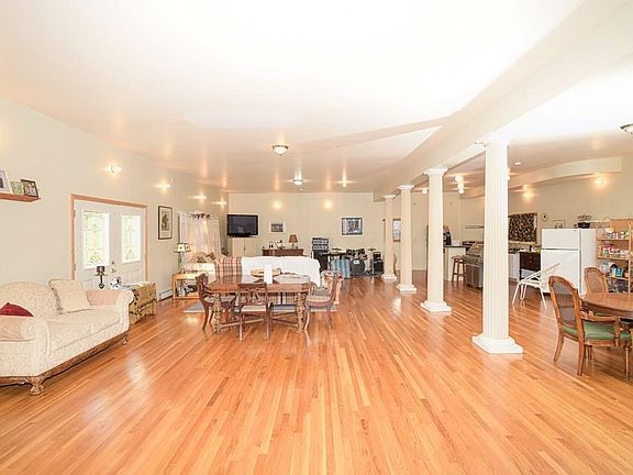 2nd image of 1 Tradewind Ln