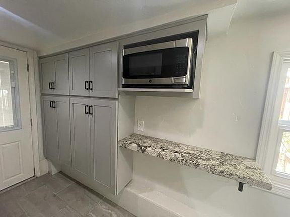 4th image of 2526 H St #B