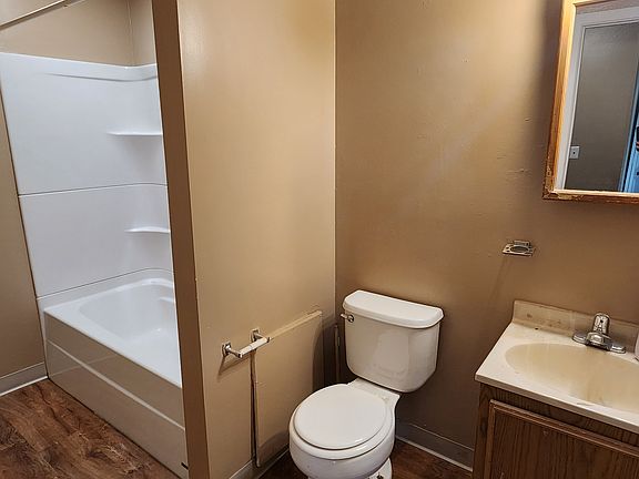 4th image of 1310 E North St #9