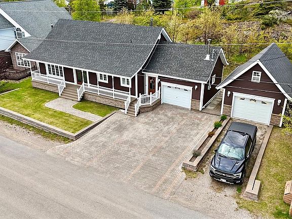 3rd image of 122 Bayview Road
