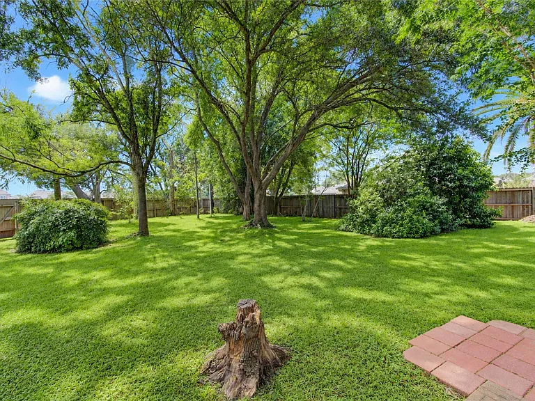 1107 Magnolia Woods Ct — Photo 38