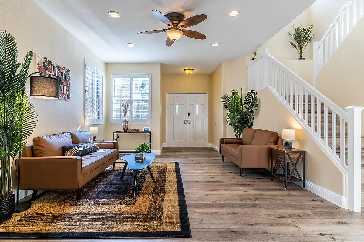 5 bed, 2458 sqft, $8,000 — Photo 1
