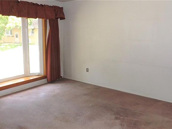 4th image of 4863 Denny Ln
