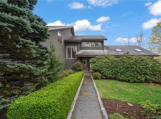 71 Georges Hill Rd, Newtown, CT 06470