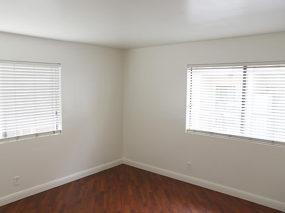 5th image of 500 N Maryland Ave APT 4