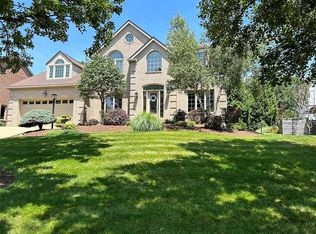 5756 Happy Hills Dr, Bethel Park, PA 15102