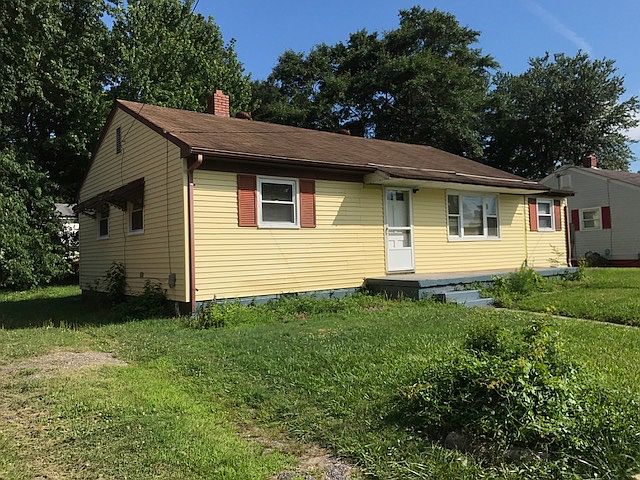 2nd image of 503 Eisenhower Cir