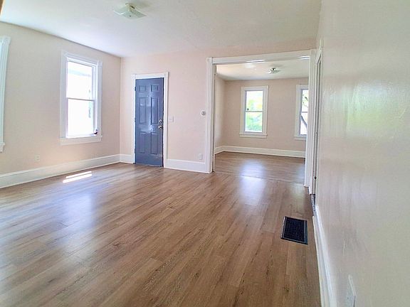 2nd image of 27 Ellis St