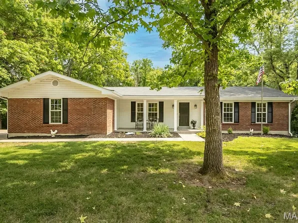 5927 Lafayette Dr, Weldon Spring, MO 63304