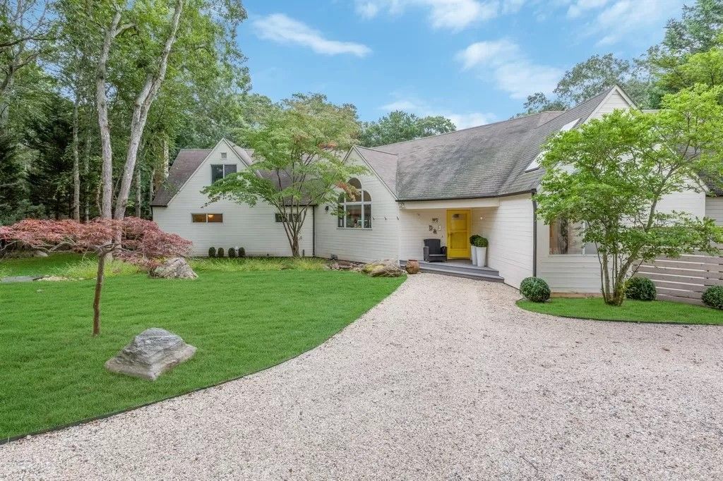  long driveway, set way back from road