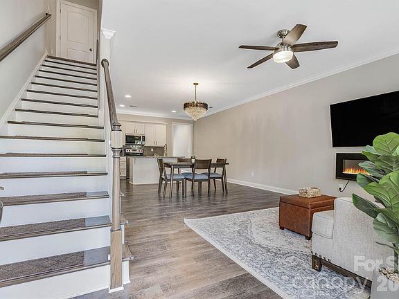 4th image of 1148 Almerton Dr