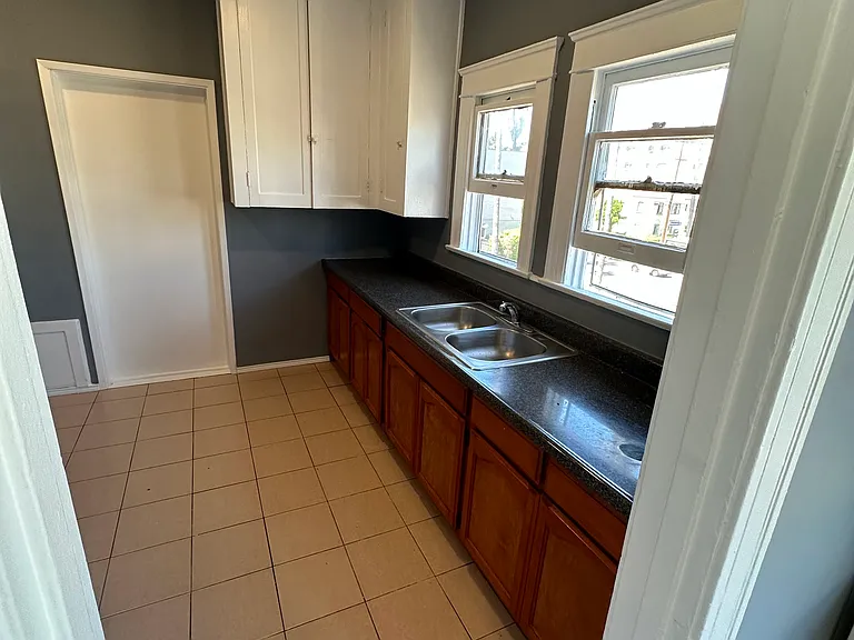 908 S Normandie Ave #5 — Photo 3