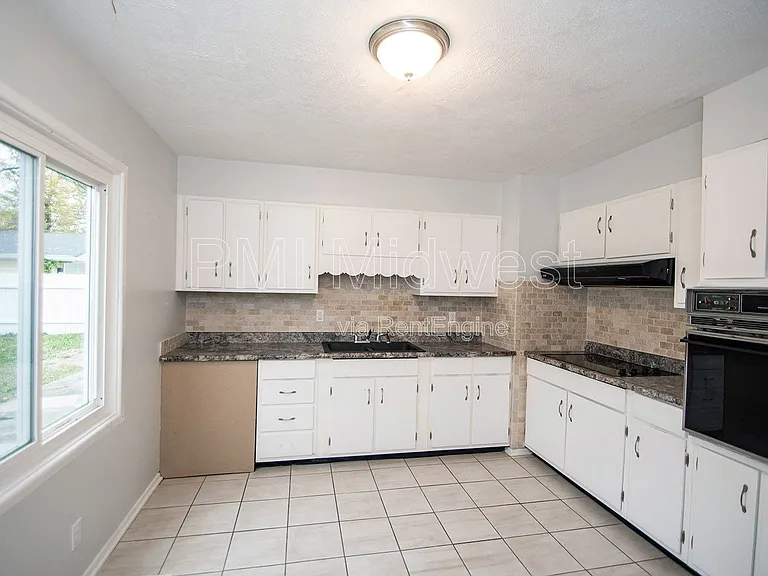 4610 Karen Dr — Photo 13