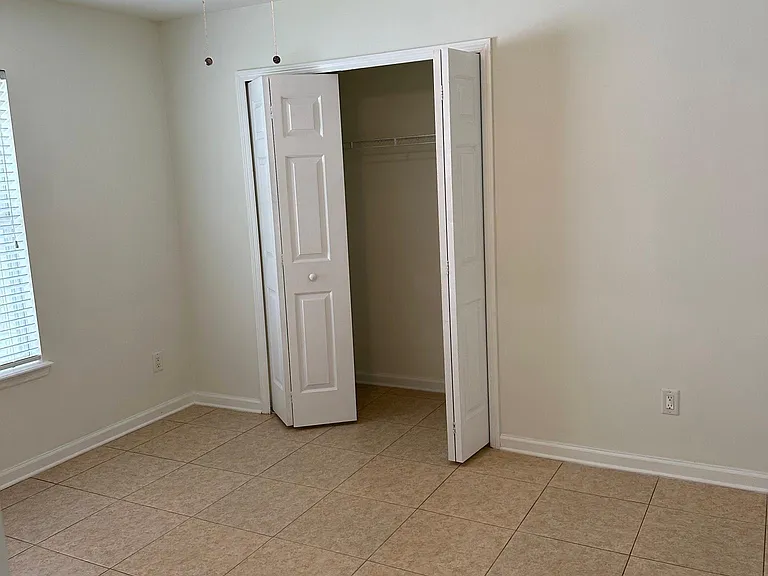 12083 Footman Ct — Photo 10