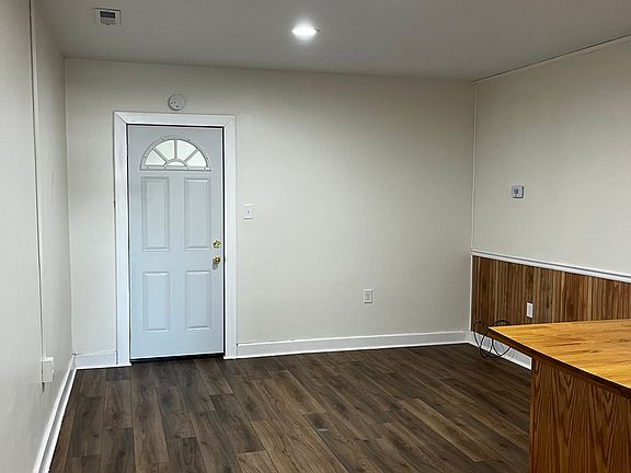 2nd image of 320 2nd Ave #1