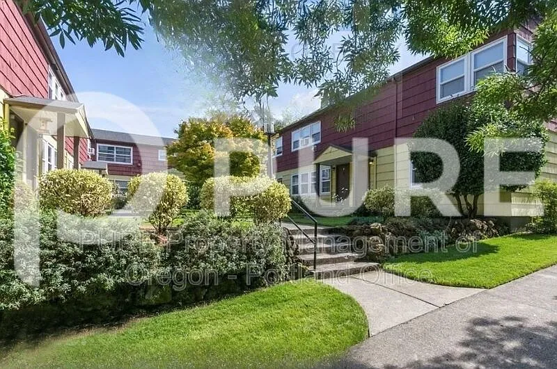 Building Photo - 540 NE 44th Ave #11
