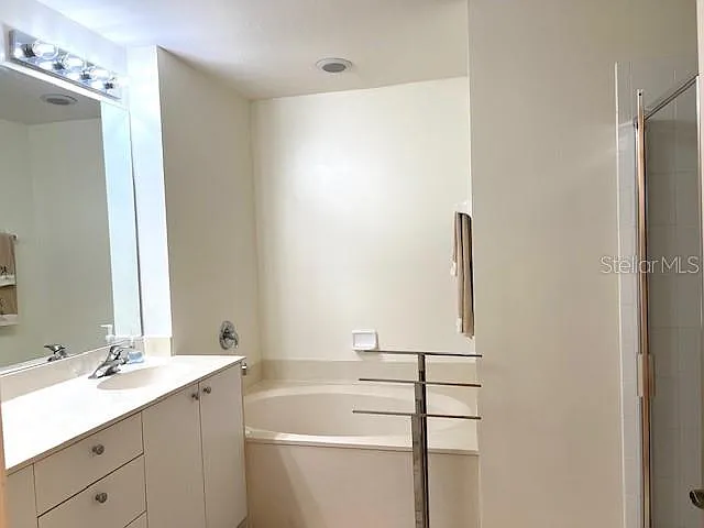 2060 Matecumbe Key Rd #2301 — Photo 13