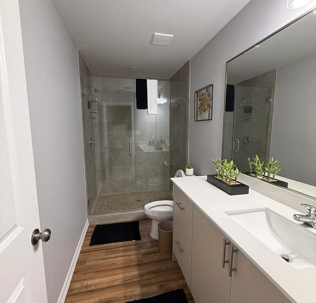 E&J Apartments - F24 — Photo 3