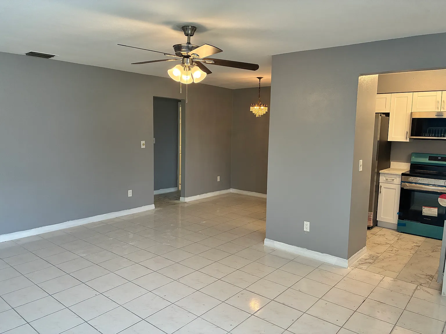 3 bed, 1125 sqft, $2,150 — Photo 3