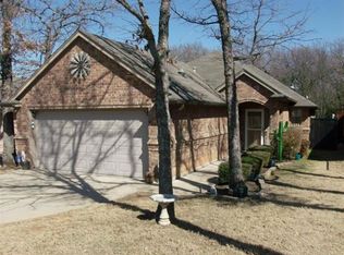 636 Stribling Cir, Azle, TX 76020