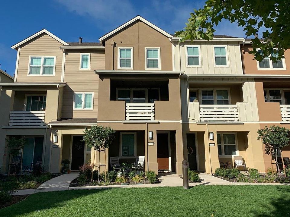 1st image of 17538 Pickwick Ln