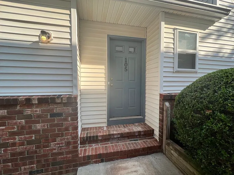 105 Blackberry Ct #105 — Photo 3