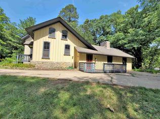 930 Ridgewood Rd, Rockford, IL 61107